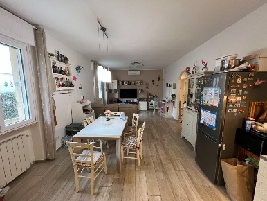 Foto Appartamento a Cecina Cecina Centro di 113 m² con 4 locali in vendita