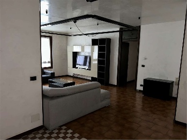 Foto Appartamento in Via Mazzini, Pordenone Centro Storico di 138 m²