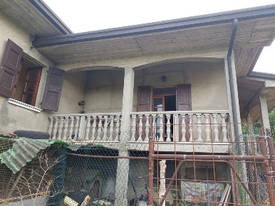 Foto Villa unifamiliare a Bedizzole Bussago di 360 m² con 4 locali