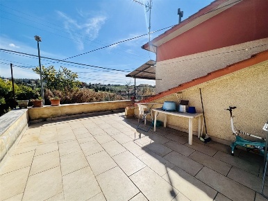 Foto Appartamento in Via Montagnano, Albano Laziale Cecchina di 115 m²