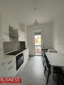 Foto Appartamento in Via A. Maffei, Milano Montenero di 110 m² con 4 locali