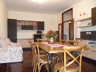 Foto Appartamento in via Santa Maria delle Selve, Biassono Centro di 80 m²