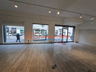 Foto Negozio in Via Rubens, Milano Gambara di 176 m² con 2 locali