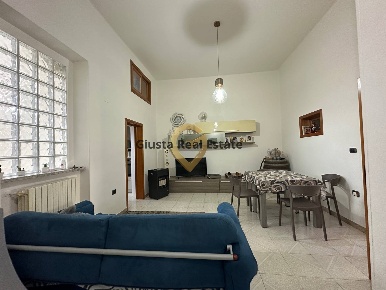 Foto Appartamento in Via Palestro 19, Brindisi Centro Storico di 71 m²