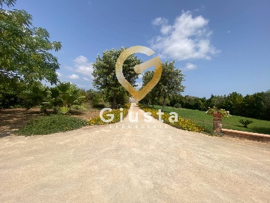 Foto Villa unifamiliare in Contrada Torricella Sn, Brindisi di 80 m²