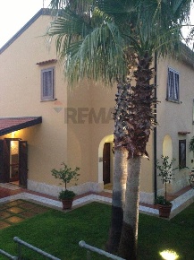 Foto Case semi ndipendenti in via antonio guarasci, Sangineto di 220 m²