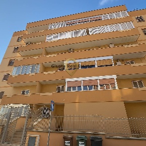 Foto Appartamento in Via Angelo Lanzellotti 10, Brindisi di 113 m²