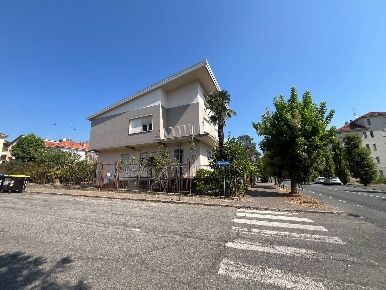 Foto Villa unifamiliare in Via Morosetti 35, Valenza Centro di 400 m²