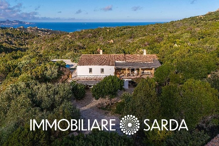 Foto Villa unifamiliare a Arzachena Porto Cervo di 310 m² con 9 locali