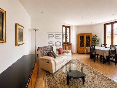 Foto Appartamento a Aldeno di 101 m² con 7 locali in vendita