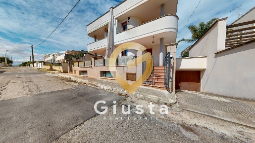 Foto Villa unifamiliare in Via Monte Cervino 26, Carovigno di 95 m²