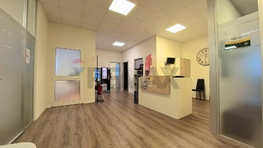 Foto Ufficio a Montelupo Fiorentino Centro di 65 m² con 1 locali in affitto