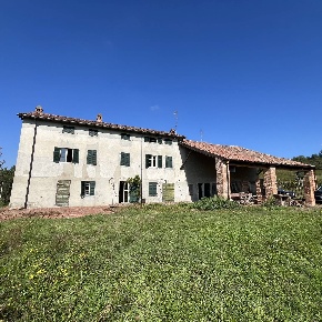 Foto Rustico in Rivalta Bormida, Rivalta Bormida di 250 m² con 9 locali