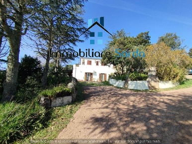 Foto Casa indipendente in Statale 133 di Palau 44-52, Tempio Pausania