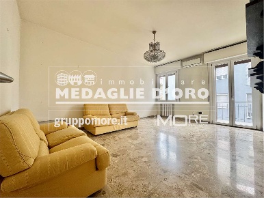 Foto Appartamento in adze via Grandi, Modena Sacca - Stazione di 139 m²