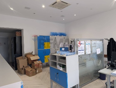 Foto Negozio a Firenze Porta al Prato - San Jacopino di 76 m² con 2 locali