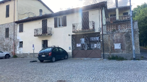 Foto Casa indipendente in via Villanuova 7, Canelli di 573 m² con 25 locali