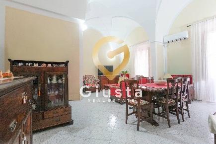 Foto Casa indipendente in Via Melo 43, San Michele Salentino di 155 m²