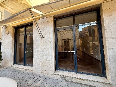 Foto Locale commerciale in VIA MAZZINI, Orbetello Centro di 103 m²