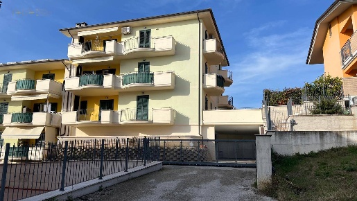 Foto Appartamento in Via Del Partigiano, Colli del Tronto di 97 m²