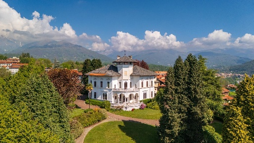 Foto Villa unifamiliare in via Cantone Boglietti 1, Biella di 900 m²