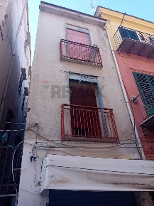 Foto Casa indipendente a Palermo Cassaro di 46 m² con 2 locali in vendita