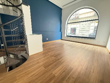 Foto Negozio in Via Colombo 24, Caserta Corso Trieste di 75 m² con 2 locali