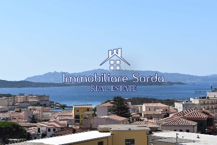 Foto Appartamento in Via La Fornace 2-5, La Maddalena di 230 m² in vendita