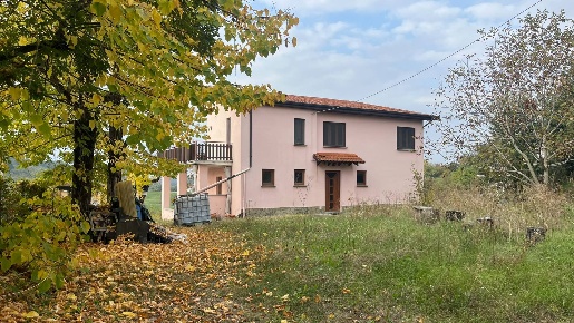 Foto Casa indipendente in Strada Comunale Cortiglione 10, Robella di 170 m²