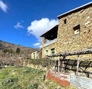 Foto Rustico in Via al piemonte, Pieve di Teco Trovasta di 200 m²