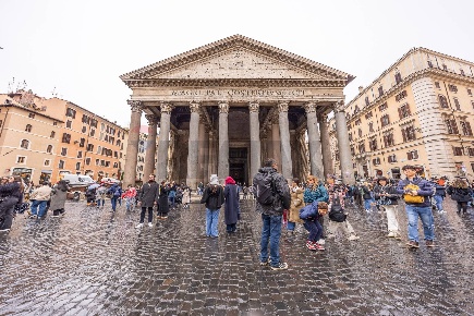 Foto Negozio in Via di Pie' di Marmo 2, Roma Pantheon di 129 m² in affitto
