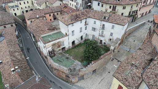 Foto Rustico in via Afieri 3, Castagnole delle Lanze Centro di 550 m²
