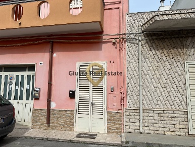 Foto Case semi ndipendenti in Via Martiri di Belfiore 64, Centro di 117 m²
