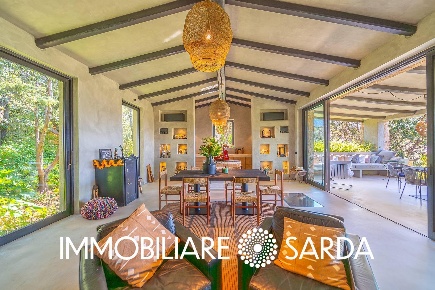 Foto Villa unifamiliare a Olbia San Pantaleo di 273 m² con 10 locali