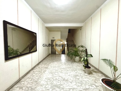 Foto Appartamento in Via Pietro Nenni 5, Mesagne di 108 m² con 3 locali