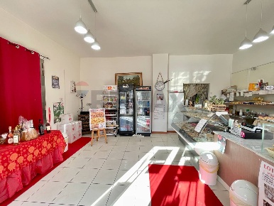 Foto Attività commerciale a Montelupo Fiorentino Centro di 115 m²