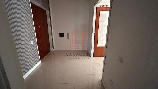 Foto Appartamento a Latina Centro Storico di 193 m² con 4 locali in affitto