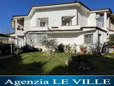 Foto Appartamento a Pietrasanta di 120 m² con 7 locali in affitto