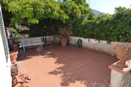 Foto Rustico a Capannori Matraia - Valgiano di 400 m² con 8 locali