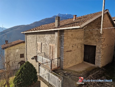 Foto Villa unifamiliare in Via Cesare Battisti, Berzo Demo Berzo di 203 m²