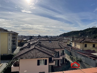 Foto Appartamento in Via San vitale, Massa Mirteto di 115 m² con 5 locali