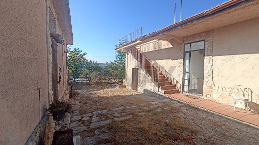 casa indipendente in vendita a Chiaramonte Gulfi