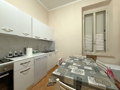 Foto Stanza in via Marsala 32, Catanzaro Catanzaro Lido di 130 m²