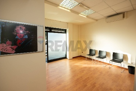 Foto Locale commerciale in Via Federigo Verdinois 6, Roma Casal Bruciato