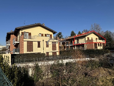 Foto Appartamento in Via dei Giovi, Carimate di 130 m² con 3 locali
