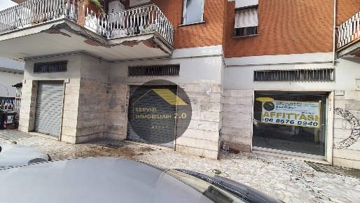 Foto Locale commerciale in Via Dei Giardinetti 214, Roma Giardinetti