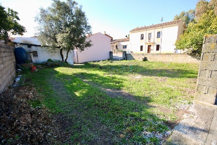 Foto Terreno residenziale in VIA MONTESSORI 2, Telti di 206 m² in vendita