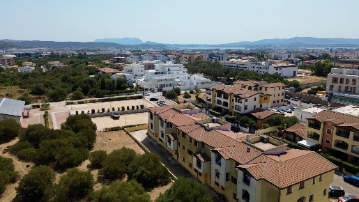 Foto Appartamento in via San Pietroburgo 28, Olbia di 76 m² con 6 locali