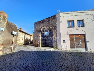 Foto Appartamento in Via dei Granari 39, Tarquinia Centro Storico di 190 m²