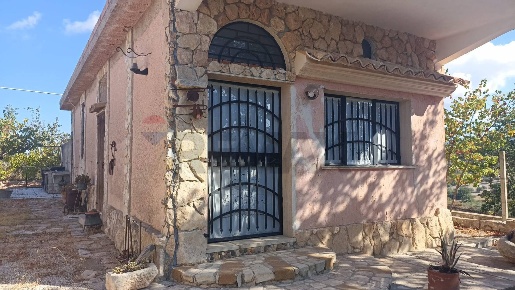Foto Rustico in contrada  morana, Chiaramonte Gulfi di 300 m² con 6 locali